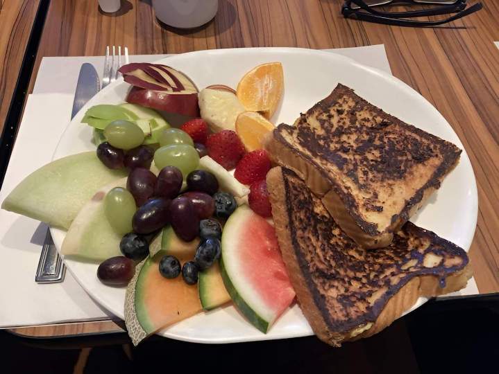 Assiette petit-déjeuner Saint-Eustache