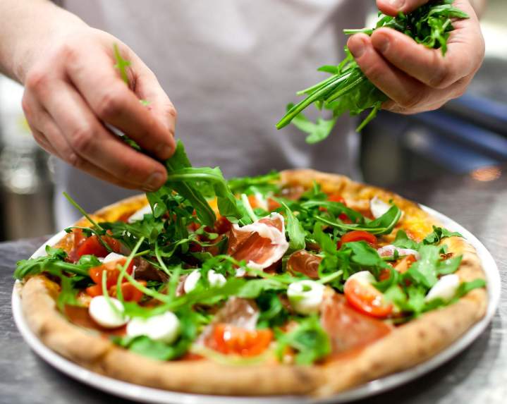 Préparation pizza Saint-Eustache